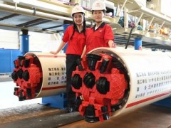 鐵建重工超小直徑可回退式管幕機下線！