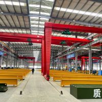 湖北省宜昌市西陵區(qū)半門(mén)式龍門(mén)吊起重機(jī)，龍門(mén)吊，行吊